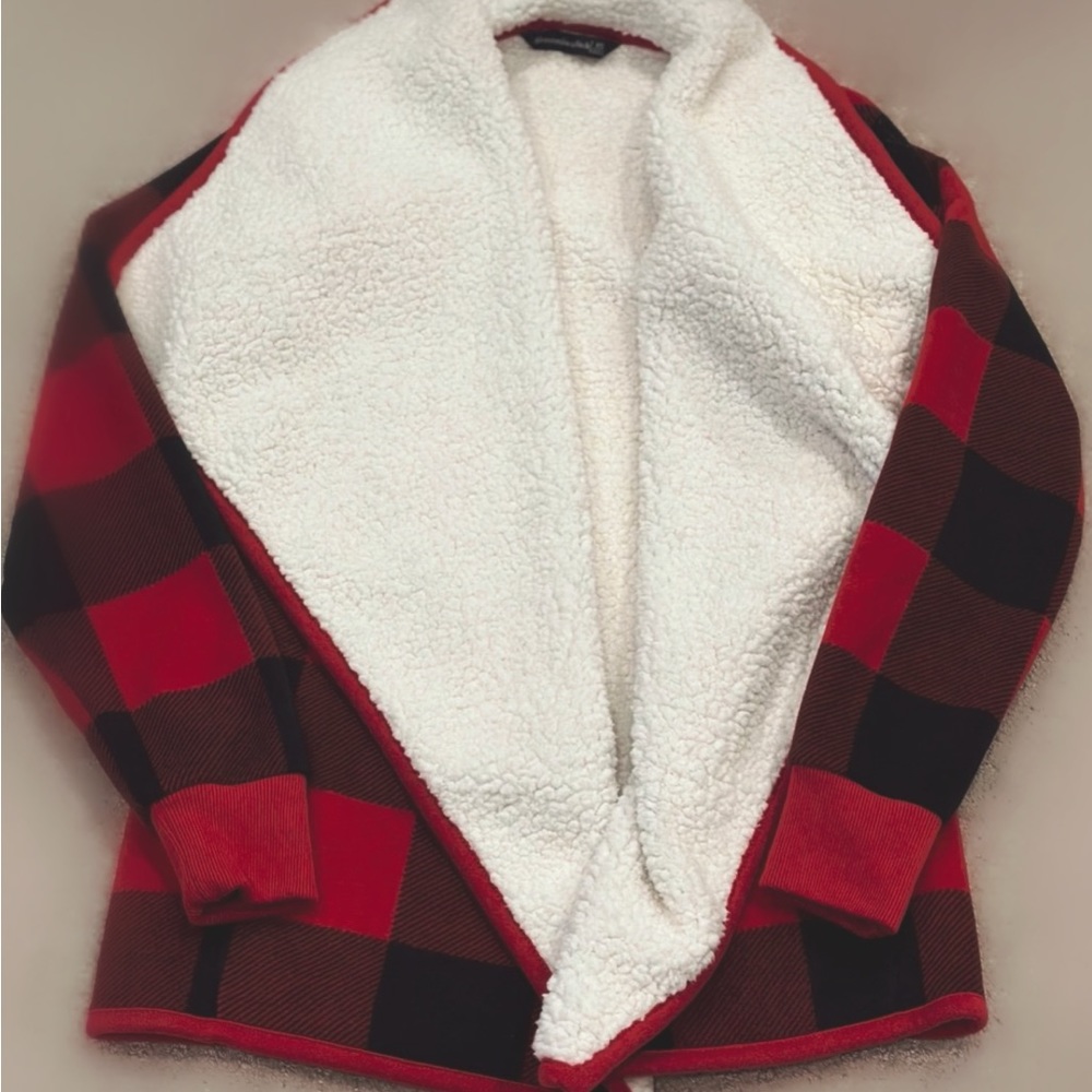Abercrombie & Fitch XS Sherpa buffalo plaid 
open shacket in great condition.